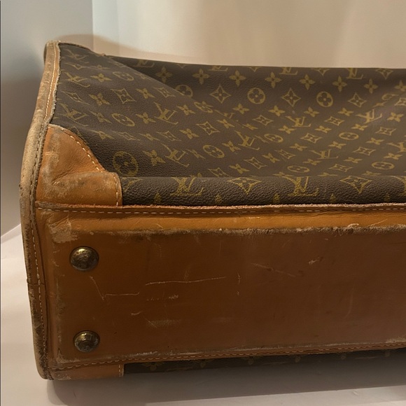 Louis Vuitton Brown Monogram Travel Case - Picture 9 of 11
